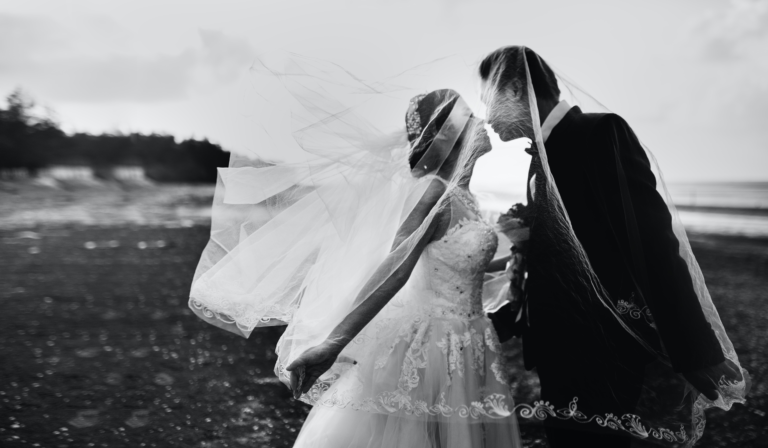 5 Ways To Lose Weight For Your Wedding: A blog post on how to lose weight in a month.