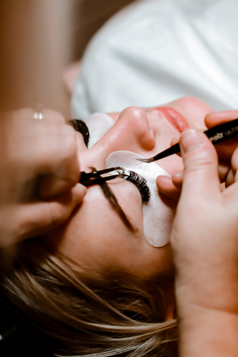How to Choose the Perfect Eyelash Extension.